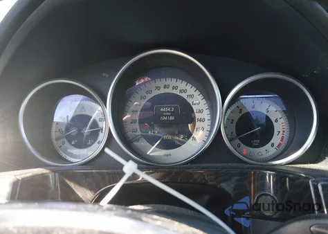 2014 Mercedes-Benz E 350 4Matic z USA, uszkodzony, nr VIN WDDHF8JB0EA841078